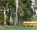 Bild: rha
Die Familie Dotzler lässt am Drechselberg ein neues Kreuz errichten. Und die Stadt Vilseck stellt daneben eine Sitzbank auf.