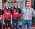 Bild: tob
Abteilungsleiter Matthias Krogner (rechts) begrüßte die Neuzugänge (von links) Damir Prstec (TuS Schnaittenbach), Jan Kudrna (Stahl Blankenburg), Hannes Andritzky (TSV Waldershof) und Sebastian Thurn (SV Immenreuth).