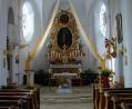 Bild: cr
Die im neubarocken Stil neben der Burg Waldau erbaute Kirche besitzt drei bedeutende böhmisch-oberpfälzische Akanthus-Altäre. Der Hochaltar stammt aus der Burg-Kirche.