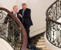 Bild: Stefan Rousseau/PA Wire/dpa
Die zwei vom Treppenwitz: US-Präsident Donald Trump (rechts) und Großbritanniens Premierminister Boris Johnson beim G7-Gipfel.