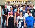 Bild: fjo
Tom Meyer (Sechster von links) ist neuer Präsident des Vohenstraußer Faschingsvereins. Aline Schneider (vorne, Mitte) kann den Wahlgang gegen Isabella Landgraf (links daneben) für sich entscheiden.