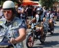 Bild: att
Die gemeinsame Ausfahrt von rund 150 Zweiradfahrern war der absolute Höhepunkt. Die knatternden und qualmenden Maschinen waren ein echter Hingucker.