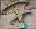 Bild: ü
Der Reichsadler am ehemaligen Verwaltungsgebäude der Kaserne Thurndorf erinnert noch an die militärische Nutzung.