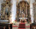 Bild: sche
Die St.-Ägidius-Kirche in Aschach: in der Mitte der Hochaltar mit dem Bild des heiligen Ägidius und den beiden Seitenaltären.