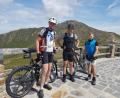 Bild: hä
Ihre Anreise zur Karlsbader Hütte absolvierten (von links) Stefan Bauer, Alexander Bauer und Michael Wedlich mit dem Mountainbike.