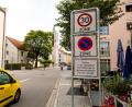 Bild: Hösamer
Zuletzt hat der Verkehrsausschuss die Tempo-30-Zone in der Innenstadt erweitert. Auch die Bahnhofstraße (Bild) gehört nun dazu. Nun soll nach einem Antrag der SPD auch das Kreuzbergviertel zur 30er-Zone werden.