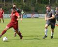 Bild: gb
Der TSV Waldershof (Christian Heinrich, rotes Trikot) feierte vergangene Woche einen 6:3-Erfolg bei der SG SV Mitterteich II/SV Steinmühle I (rechts Stefan Lippert). Am achten Spieltag empfängt der TSV den FC Vorwärts Röslau II, die SG gastiert beim TuS Erkersreuth.