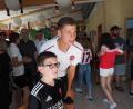 Bild: ref
Patrick Erras und der 1. FC Nürnberg beim SV Raigering zu Besuch bei den Fans