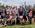 Bild: exb
Hannes Kern (vorne links) hatte das generationenübergreifende Tennis-Zeltlager ideenreich und engagiert vorbereitet. Mit Hilfe vieler Unterstützer wurde das dreitägige Camp zu einem Höhepunkt im Tenniskalender.