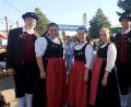 Bild: Stiftländer Heimatverein/exb
Die Vertreter des Wiesauer Heimatvereins beim Gäubodenfest: Christof Schlögl, Martina Scholz, Franziska Lang, Laura Fröhler und Johannes Stengl.