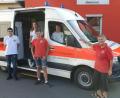 Bild: Ernst Schalanda
Die Mitglieder der Wasserwacht Auerbach freuen sich über ihren neuen Einsatzwagen. Beim Badfest an diesem Samstag wird das Fahrzeug geweiht.
