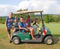 Bild: enz
Unter Anleitung von Matthew Gatrall erlernten drei Buben im Rahmen des Ferienprogramms beim Golfclub Stiftland die Grundbegriffe des Golfens.