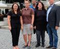 Bild: Stadt Amberg, Thomas Graml 
Sie helfen neu Zugewanderten für das Leben im Alltag auf die Sprünge (von links): Christina Gerl (Stadt Amberg), Irina Huber (Caritas), Soufiane Mouncir (Bildungswerk), Sylvia Benjamin (Caritas) und Andreas Hermann (Lions-Club).