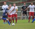 Bild: ref
Paulsdorfs Kapitän Tobias Scherm (links) drischt hier einen Freistoß in die Mauer des SV Sorghof.