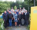 Bild: adj
Die Freien Wähler haben ihre Kandidaten für die Stadtratswahl 2020 gekürt. Wahlleiterin und Kreisvorsitzende Gabriela Bäumler (vorne, Dritte von links) gratuliert. Gerhard Steiner (rechts) freut sich, kompetente Kandidaten zu präsentieren.