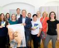Bild: Susanne Schwab, Stadt Amberg
Sie hoffen auf eine rege Beteiligung(von links): Sonja Oleson (Sega), Ulrike Dropco (Klinikum), Kornelia Schmid (Pflegende Angehörige), Raphael Gaillard (Landesamt für Pflege), Bürgermeister Martin Preuß, Angela Schneider (Landesamt), Birgit Hübner (Malteser), Nadine Mutzbauer (Amt für Ernährung), Irene Hug (Gesundheitsamt) und Christine Hecht (Gesundheitsregion).