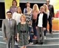 Bild: rgr
Rektor Thomas Schmidt (vorne, links) und Konrektorin Ruth Seitz (rechts daneben) sowie Bürgermeister Edgar Knobloch (oben, rechts) wünschen den den Neuzugängen Patrick Fuchs, Anja Ott, Janine Lobenhofer, Nicole Gleißner, Pamela Walberer, Uwe Prösl und Marina Ackermann einen guten Start an der Grafenwöhrer Grund- und Mittelschule.
