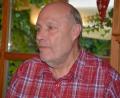 Bild: jr
Albert Köstler, Vorsitzender der Bürgeraktion „Gegenwind“, kündigt an, dass der Verein einen Teil der Kosten für einen Rechtsbeistand beim Rotmilan-Streit übernimmt.