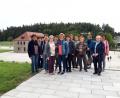 Bild: do
Die Mitglieder des Katholischen Frauenbundes Speinshart besichtigen die KZ-Gedenkstätte Flossenbürg.