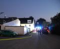 Bild: upl
Der Hof im Vordergrund gehört bereits zum Feuerwehrhaus. Im Gebäude links ist der Brand ausgebrochen.