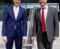 Bild: Hirsch
Die neue Doppelspitze der FOSBOS: Dr. Michael Völkl (rechts) ist neuer Schulleiter, Dr. Christian Huber (links) sein Stellvertreter.