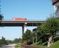 Bild: e
Ein von der Gemeinde beauftragtes Ingenieurbüro stellte fest, dass der Verkehrslärm von der Theuerner Autobahnbrücke zwar hoch ist, aber unter dem Grenzwert liegt.