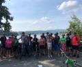 Bild: exb
20 Teilnehmer nahmen das Angebot einer E-Bike-Tour an. Die Radlergruppe, zu der auch Bürgermeister Ludwig Prögler (links) gehörte, legte auch am Silbersee einen Zwischenstopp ein.