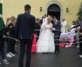 Bild: Portner
Die Landjugend Gaisthal überraschte das Brautpaar Julia und Thomas Sorgenfrei mit einem Spalier vor der St.-Wolfgang-Kirche in Schneeberg.