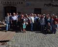 Bild: gpa
Bevor sich die Rentner- und Pensionistengruppe nach der interessanten Führung durch die Bayreuther Unterwelt eine Brotzeit und ein kühles Bier genehmigt, stellt sie sich zum Gruppenfoto zusammen.