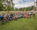 Bild: dtr
Beim Start im Auenpark in Marktredwitz hatten die Läufer noch gut lachen. Nun geht es für sie 661 Kilometer zu Fuß entlang des Goldsteiges.