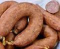 Symbolbild: Martin Schutt/dpa-Zentralbild/dpa 
Fleisch und Wurst, wie auf diesem Symbolbild, übersähten die A93 nach einem Unfall.