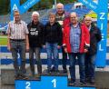 Bild: nn
Grund zur Freude hatten drei Teams des MSC Wiesau bei der 31. Internationalen Alpenpässefahrt. Von links Heinz Neumeier, Hans Walter, Martina Mark, Manfred Keller, Manfred Czurda und Walter Prechtl, die zu den Pokalgewinnern gehörten.