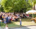 Bild: exb
Bei herrlichem Spätsommerwetter fand im Garten des ehemaligen Vermessungsamts, jetzt Steuerkanzlei, das jährliche Pfarrfest statt.