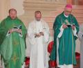 Bild: kro
Die Konzelebranten beim Pontifikalamt (von links): Pfarrvikar Markus Hochheimer, Militärpfarrer Sebastian Gräser, Bischof Frantisek Radkovsky und Ruhestandsgeistlicher Ferdinand Kohl.