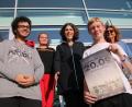 Bild: jrh
„Fridays for Future“-Aktivisten Tim Ramm (links) und Lukas Prölß (vorne rechts) bekommen Unterstützung durch die „Parents for Future“ mit Magdalena Becher (Mitte) und Anna Süß (rechts).