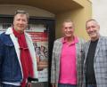 Bild: aks
Freuen sich auf die Premiere: Regisseur Prof. Claus Helmer (Mitte) und die Schauspieler Stefan Schneider (rechs) und Martin Armknecht (links).