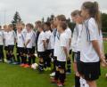 Bild: brü
Die Trainer Lutz Ernemann, Sebastian Binner und Bastian Ellmaier (von links) mit den Fußballtalenten aus dem Raum Amberg-Sulzbach. Ihr neuer Treffpunkt ist seit vergangenem Montag der Sportpark am Schanzl.