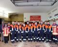 Bild: jma
Freude bei den jungen Kameraden der Feuerwehr Sassenreuth: Unser Bild zeigt die Teilnehmer nach der bestandenen Leistungsprüfung "Löschangriff" mit den Schiedsrichtern und zweitem Bürgermeister Josef Schreglmann.