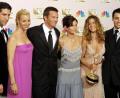 Bild: Lee Celano/epa afp/dpa
David Schwimmer, Lisa Kudrow, Mathew Perry, Courtney Cox Arquette, Jennifer Aniston und Matt LeBlanc bei der Verleihung der Fernsehpreise "Emmys" in Los Angeles. Am 22. September 1994 saßen Ross und Rachel, Chandler und Monica, Joey und Phoebe zum ersten Mal im Central Park auf der Couch.