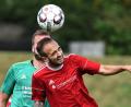 Bild: Büttner, Gerhard
Es wird am Sonntag im Vohenstraußer Sportzentrum zur Sache gehen: Tabellenführer SpVgg Vohenstrauß (vorne Sven Krichenbauer) hat die große Chance, mit dem FC Tremmersdorf einen der ärgsten Konkurrenten abzuschütteln.