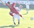 Bild: Ziegler
Foulspiel des eingewechselten Neukirchener Rechtsverteidigers Daniel Eckert (hinten) am Königsteiner Stürmer Philipp Feldmann (vorne).