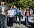 Bild: Hirsch
Landrat Thomas Ebeling (links) und Geschäftsführerin Verena Danner (Mitte) führten am Sonntag die Wanderung rund um die Brucker Sandoase an. Es war der Auftakt der diesjährigen Wanderwoche des Zweckverbandes Oberpfälzer Seenland.