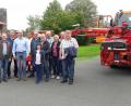 Bild: exb/Max Bindl
Die Besuchergruppe der Freien Wähler Konnersreuth um Vorsitzenden Max Bindl (Vierter von links) und Landratskandidaten Ely Eibisch (Siebter von links) beim Rundgang über den Kreisbauhof.
