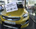 Bild: agentur_dpa
Aktion bei der Internationalen Automobil-Ausstellung Mitte September in Frankfurt: Der SUV boomt, der Protest dagegen auch.
