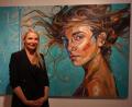 Bild: Susanne Wolke
Anna Bocek ist Stammkünstlerin in der Regensburger Galerie Art Affair und zeigt dort momentan wieder ihre kraftvollen Frauenporträts.