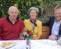 Bild: gef
Seit 50 Jahren sind (von links) Franz und Gertraud Rambach aus Lintach verheiratet. Außerdem konnte Franz Rambach jetzt seinen 80. Geburtstag feiern. Freudenbergs Bürgermeister Alwin Märkl schaute zum Gratulieren vorbei.