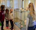 Bild: Kunz
In der Reihe "Kinder im Museum" besichtigen Buben und Mädchen die Sonderausstellung mit Werken von Hedwig Bollhagen. Dabei werden vor allem Formen ihrer Arbeiten mit Fundstücken aus dem Internationalen Keramikmuseum abgeglichen.
