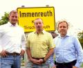 Bild: bkr
Florian Hösl, Ludwig Melzner und Jürgen Kreuzer(v.l.) gehören noch ihren Fraktionen des Gemeinderats an. Sie treten bei der Kommunalwahl 2020 aber gemeinsam bei der neu gegründeten Immenreuther Wählergemeinschaft.