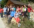 Bild: schß
Vor dem Fledermauskeller stellte sich die Wandergruppe des OWV zum Erinnerungsfoto. Vorne in der Mitte: Wanderleiterin Anna Gottschalk.