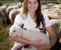 Bild: exb
Simone Ostermeier liebt Schafe, Lämmer und ihre Heimat, die Oberpfalz. Zwei Jahre vertrat sie diese als Bayerische Wollkönigin.
